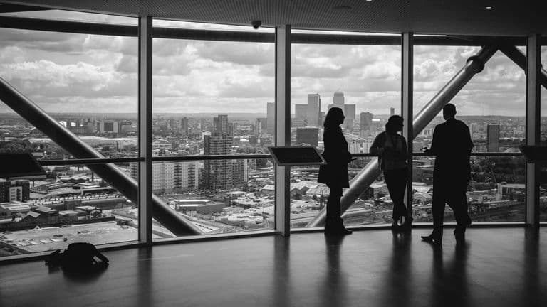 Corporate Governance in 2025: New ESG Mandates and Tech‑Driven Reporting
