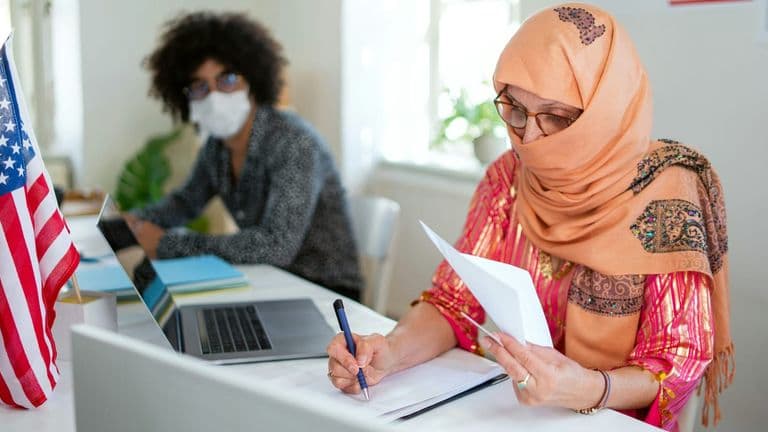 Ohio Attorneys Embrace Multilingual Registration Option on First Day of Biennium