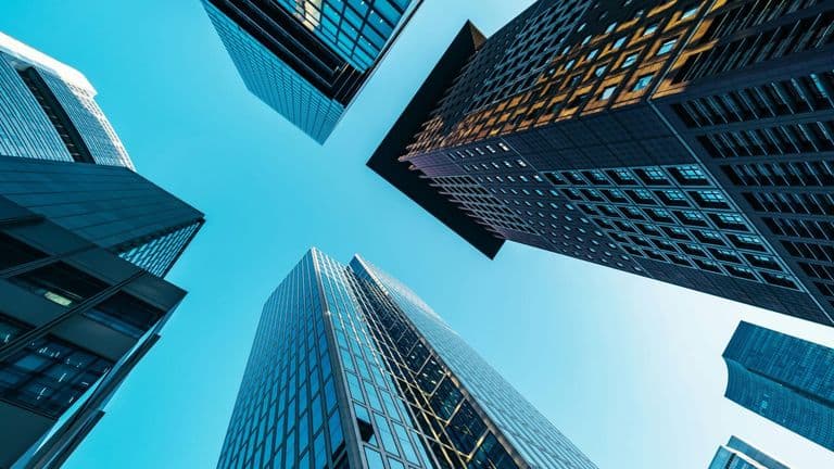 Corporate Governance in the Age of AI: Legal Challenges and Opportunities