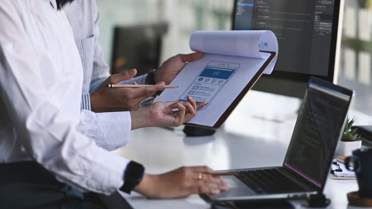 How Technology Is Shaping the Future of Legal Services – Innovations in LegalTech