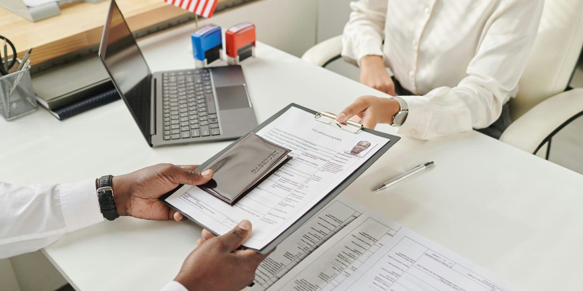 New Corporate Transparency Act Regulations Take Effect: U.S. Companies Now Required to File Beneficial‑Owner Reports