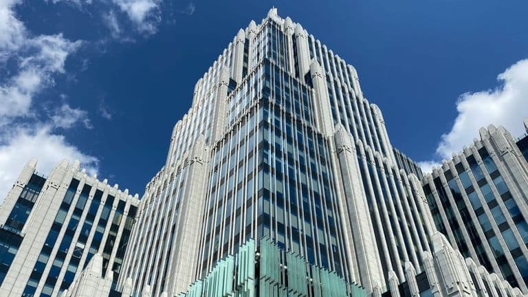 Paramount Settles Lawsuit with Trump for $16 Million – A Lesson in Corporate Reputation Management