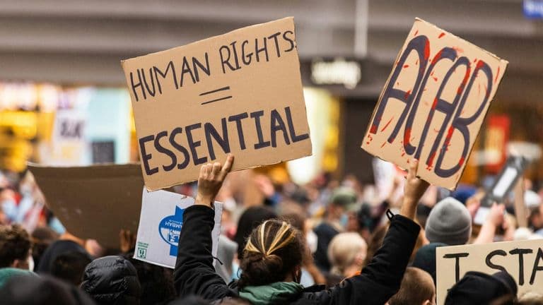 AI in Legal Research: The Rising Challenges and Ethical Concerns